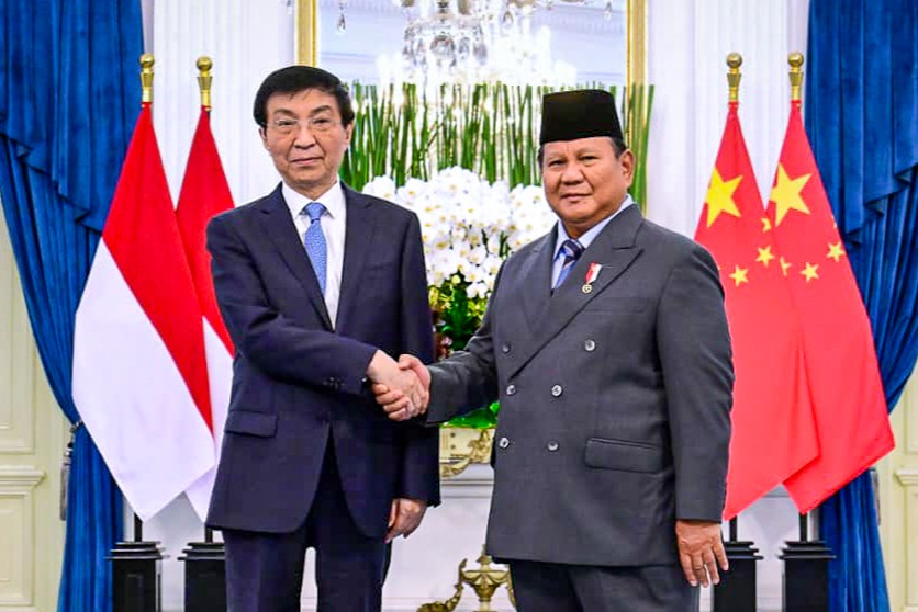 Presiden Prabowo menerima kunjungan Ketua MPR RRT Wang Huning di Istana Merdeka, Jakarta, Kamis 4 Desember 2025. (Foto: Setpres)