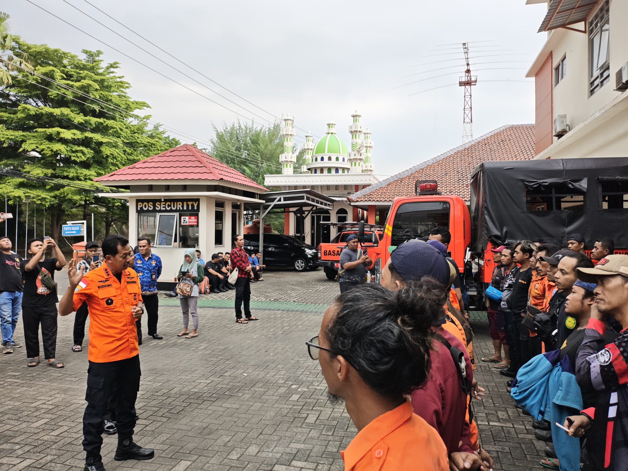 Basarnas Semarang kirim 40 personel ke Sumatra Senin 1 Desember 2025 (foto: Basarnas Semarang)