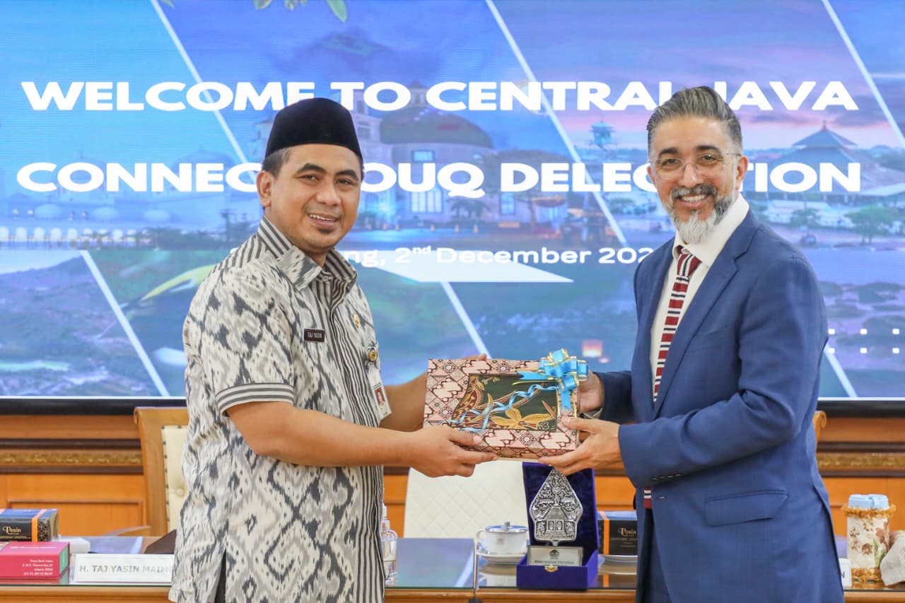Wagub Jateng Gus Yasin menerima kunjungan delegasi Kamar Dagang Islam Tingkat Dunia (Connect Souq) di Kompleks Kantor Gubernur Jateng, Selasa 2 Desember 2025 (foto: Pemprov Jateng)