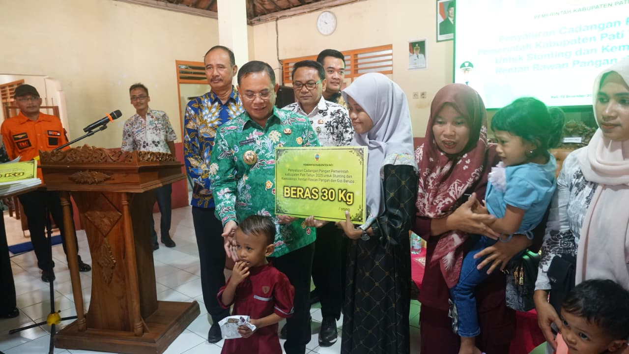 Pemkab Pati salurkan cadangan pangan bagi warga rentan (foto: Pemprov Jateng)