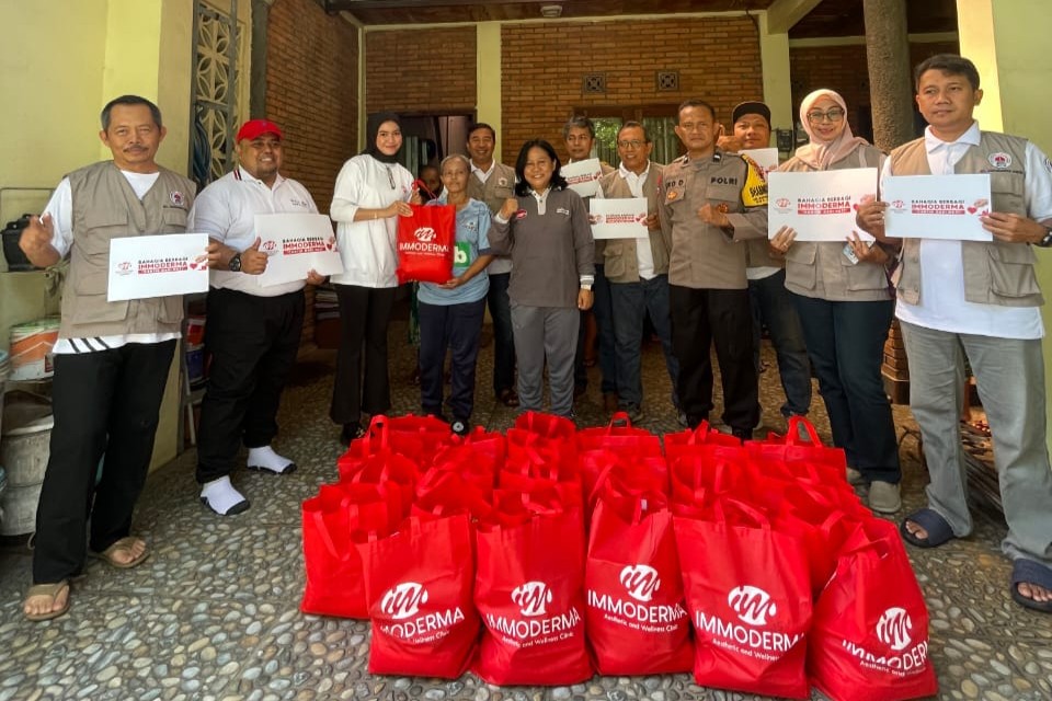 Immoderma salurkan bantuan 200 paket sembako untuk warga Jangli terdampak longsor (foto: Immoderma)