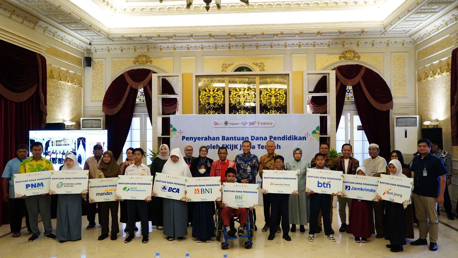 166 pelajar disabilitas di Jateng terima dana pendidikan (foto: OJK Jateng)