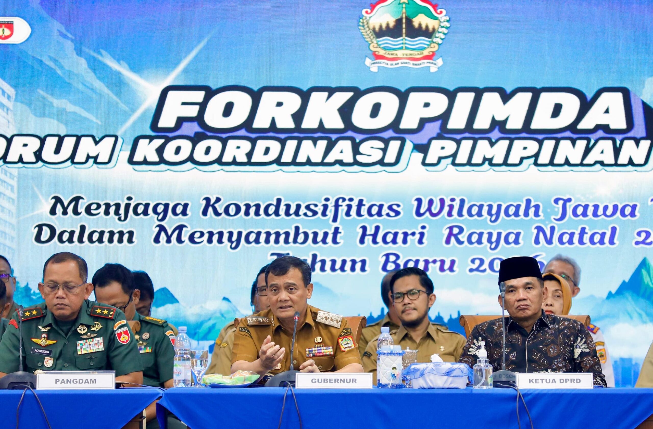 Gubernur Jateng Ahmad Luthfi dalam rapat koordinasi Forkopimda Jawa Tengah di Gradhika Bhakti Praja, Senin 8 Desember 2025 (foto: Pemprov Jateng)
