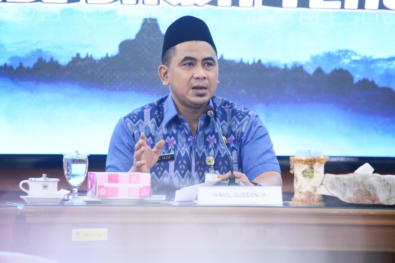 Wakil Gubernur Taj Yasin Maimoen menyampaikan bahwa usulan pembangunan hybrid sea wall untuk pesisir Kabupaten Demak telah diterima oleh Badan Otorita Pengelola Pantura (foto: Pemprov Jateng)