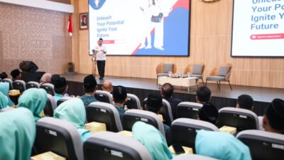 Gus Yasin, saat visit kampus Undip bersama ratusan siswa SMK & MTS Al Anwar Sarang Rembang Rabu 10 Desember 2025 (foto: Pemprov Jateng)