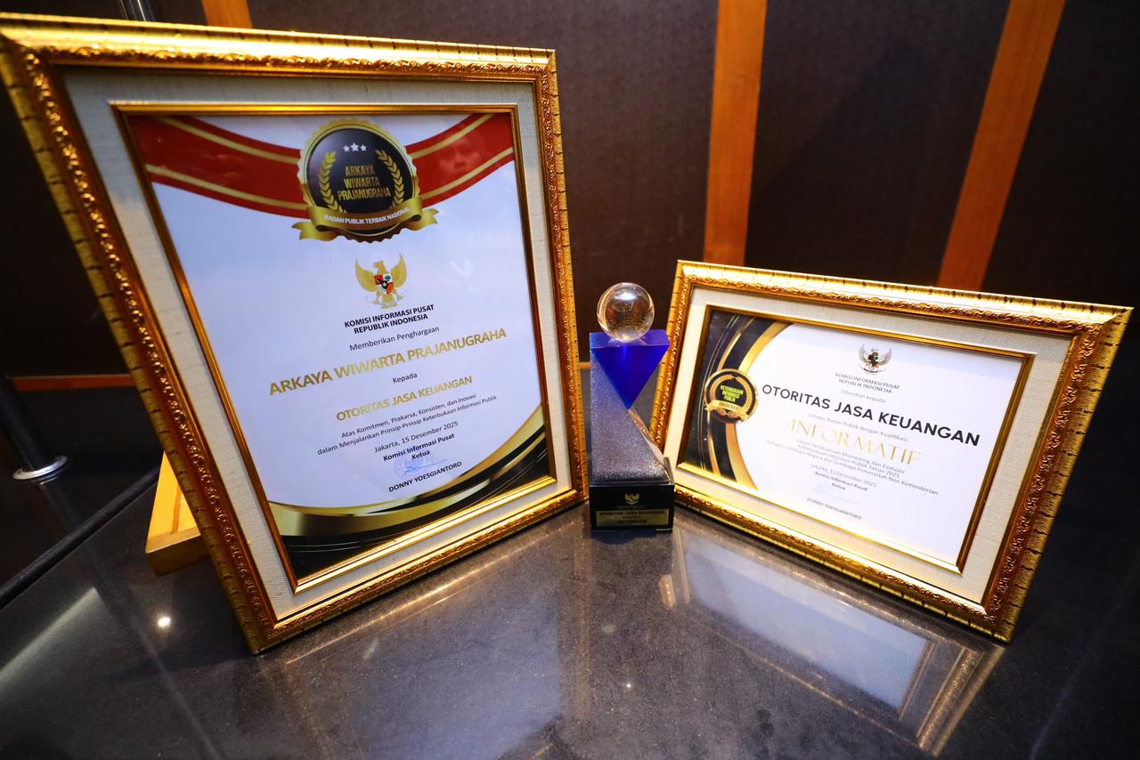 OJK meraih predikat Badan Publik Terbaik Nasional 2025 dalam Anugerah Keterbukaan Informasi Publik (Foto: OJK)