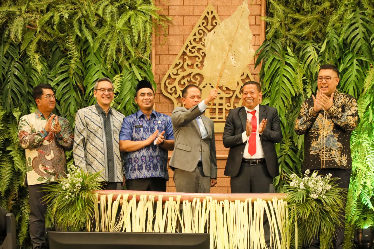 uasana acara UI Greenmetric 2025 di Muladi Dome Undip Semarang, dihadiri Menteri LH dan perwakilan kampus se-Indonesia, Senin 15 Desember 2025 (foto: Pemprov Jateng)