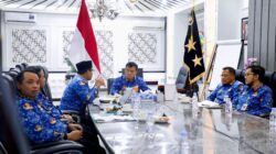 Gubernur Jawa Tengah Ahmad Luthfi saat mengikuti sosialisasi kebijakan upah minimum 2026 secara daring (foto: Pemprov Jateng)