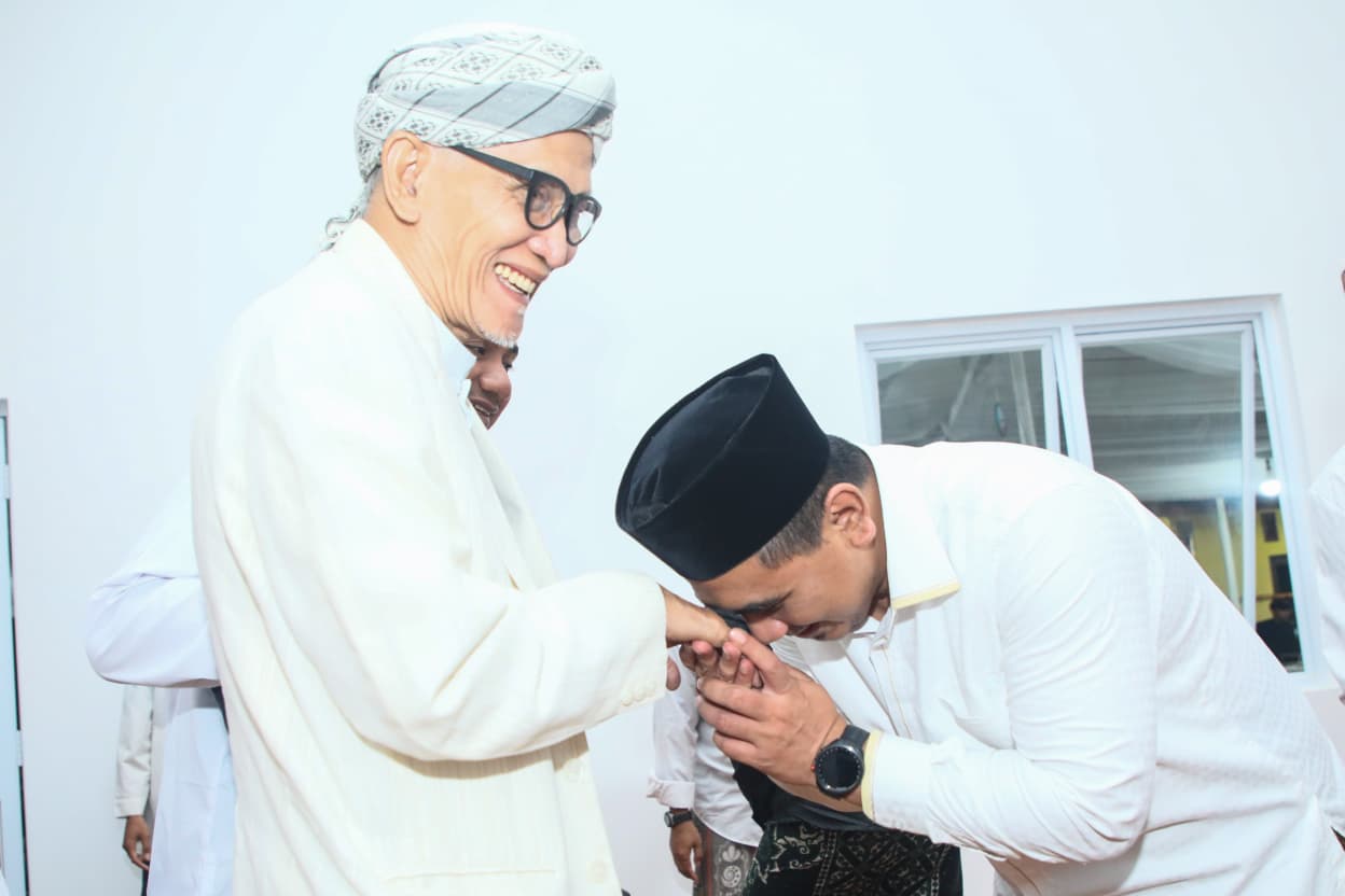 Wakil Gubernur Jawa Tengah, Taj Yasin Meimoen (Gus Yasin), saat meresmikan Majelis Taklim Al Munawir di Pekalongan, Rabu 17 Desember 2025 (foto: Pemprov Jateng)