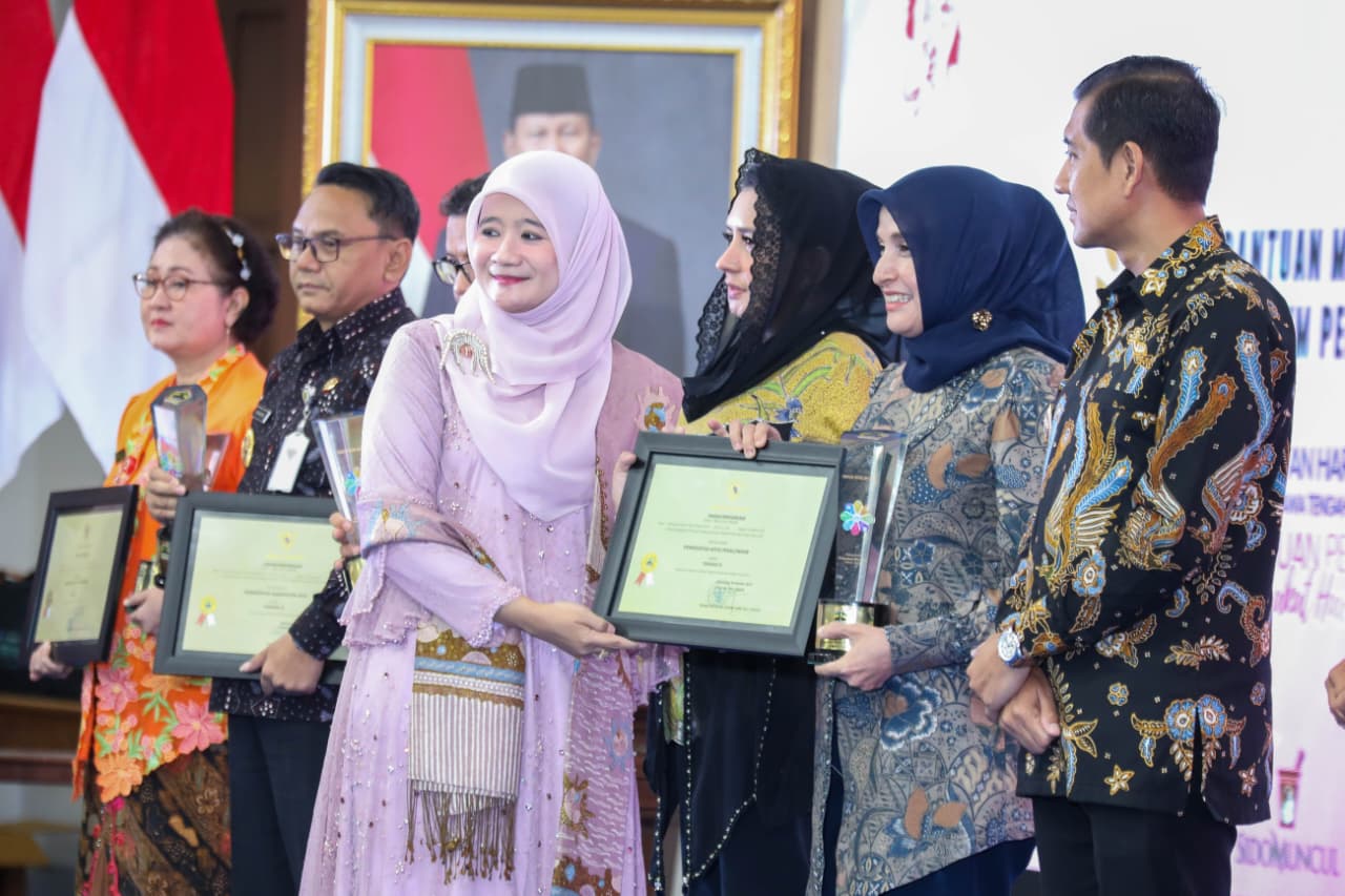 Peringatan Hari Ibu ke-97 mengusung tema “Perempuan Peduli Masyarakat Harmoni (foto: Pemprov Jateng)