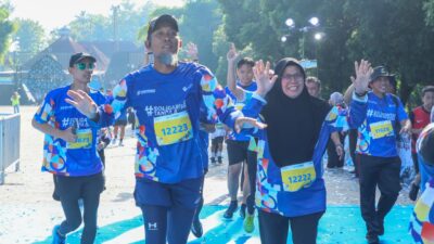 Sekda Jateng Sumarno dalam Desember Run 2025 di Borobudur, Minggu 21 Desember 2025 (foto: Pemprov Jateng)