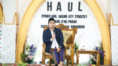 Wagub Gus Yasin dalam acara haul Syaih Abu Hasan Asy-Syadzili, Minggu 21 Desember 2025 (foto: Pemprov Jateng)