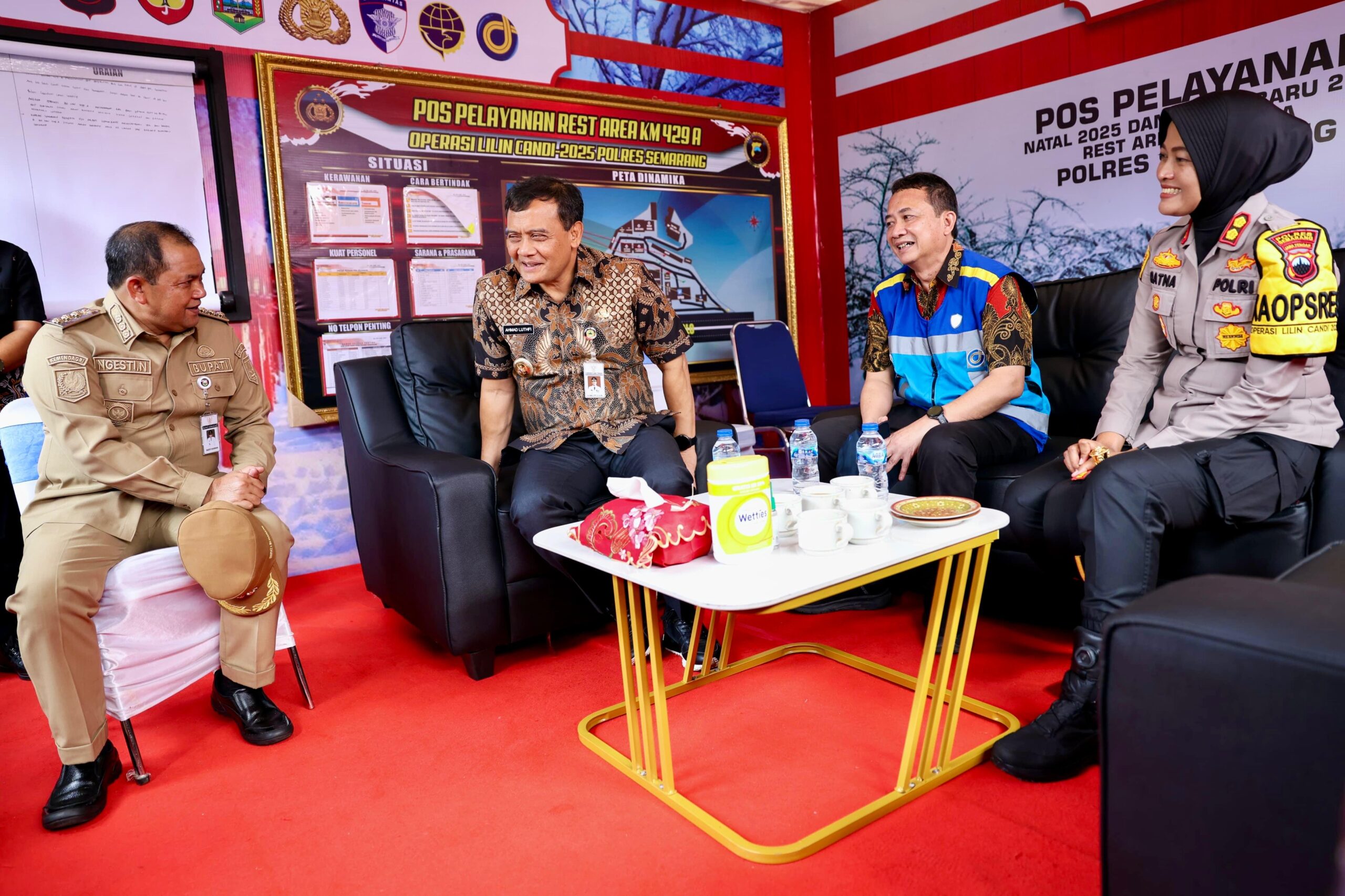 Gubernur Jawa Tengah Ahmad Luthfi meninjau Rest Area KM 429 Tol Semarang–Solo, Selasa 23 Desember 2025 (foto: Pemprov Jateng)