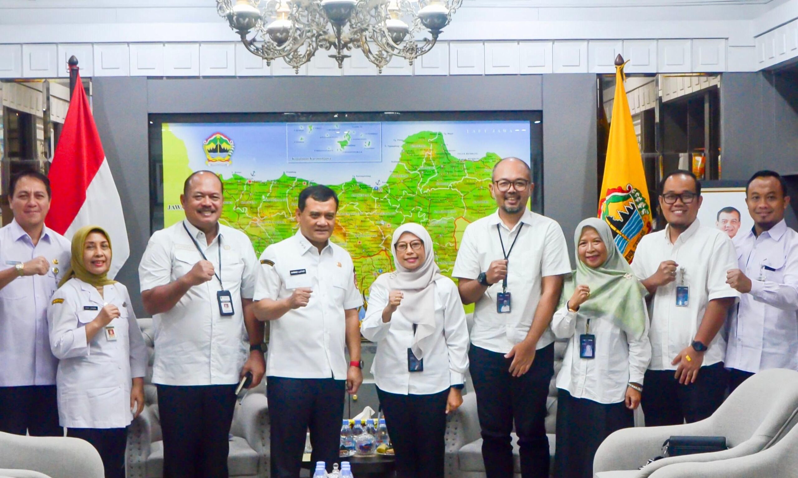 Gubernur Jawa Tengah Ahmad Luthfi saat menerima audiensi jajaran Perum Bulog Kanwil Jateng di Semarang, Rabu 24 Desember 2025 (foto: Pemprov Jateng)