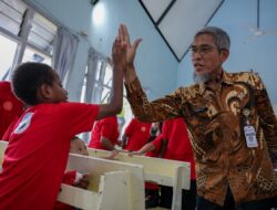 Sekda Jateng Ajak Anak Panti Bermimpi Besar di Hari Natal