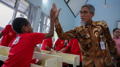 Sekda Jateng Sumarno menemui anak panti saat Natal, Kamis 25 Desember 2025 9 foto: Pemprov Jateng)