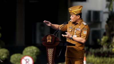 Gubernur Jawa Tengah Ahmad Luthfi memimpin apel akhir tahun bersama jajaran ASN di Semarang, Senin 29 Desember 202). (foto: Pemprov Jateng)