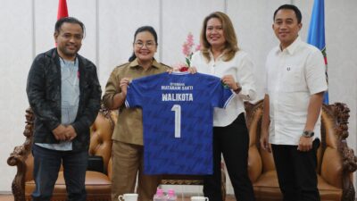 Wali Kota Semarang Agustina Wilujeng bersama CEO PSIS Datu Nova Fatmawati dalam audiensi di Balai Kota, Senin 15 Desember 2025 (foto: Pemkot Semarang)