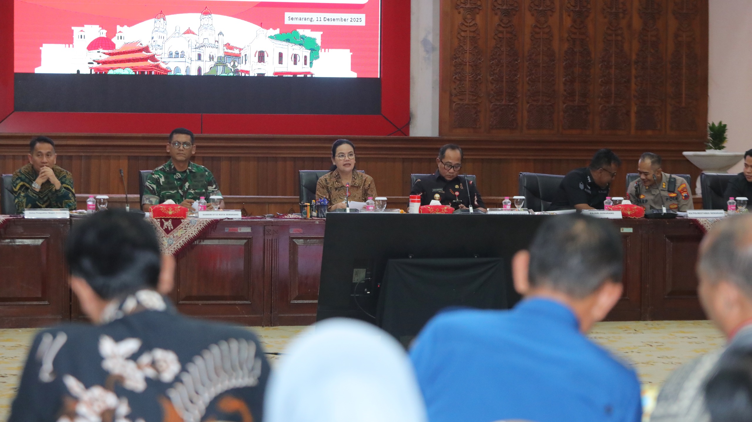 Wali Kota Semarang Agustina Wilujeng memimpin Rakor Forkopimda persiapan Nataru, Kamis 11 Desember 2025 (foto: Pemkot Semarang)