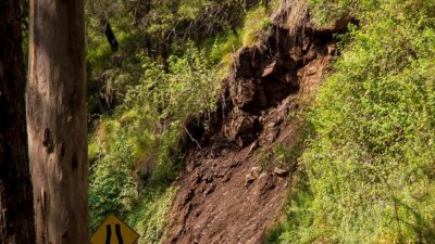 ilustrasi longsor (pixabay/sandid)