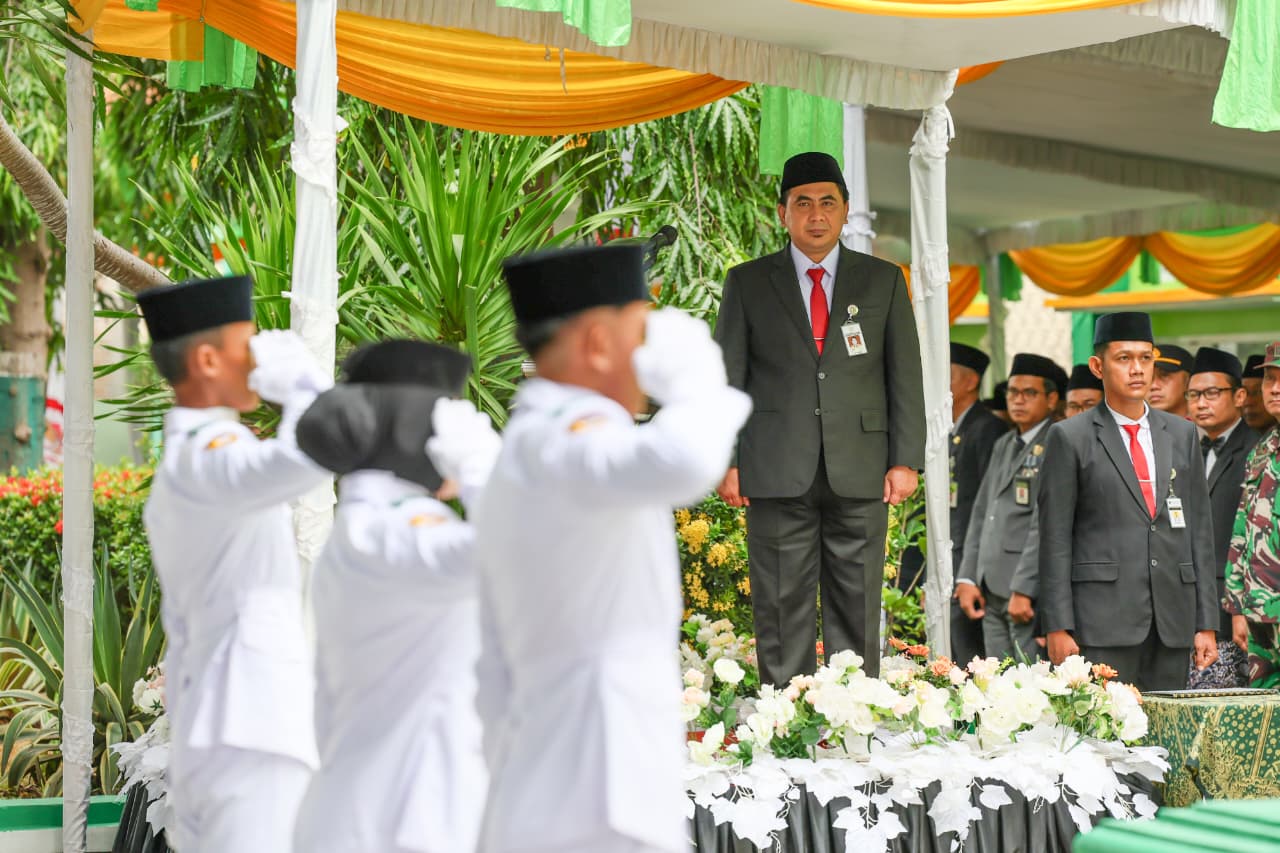 Wakil Gubernur Jawa Tengah, Taj Yasin Maimoen, memimpin Upacara HAB ke-80 di MAN 2 Rembang, Sabtu 3 Januari 2026 (Pemprov Jateng)