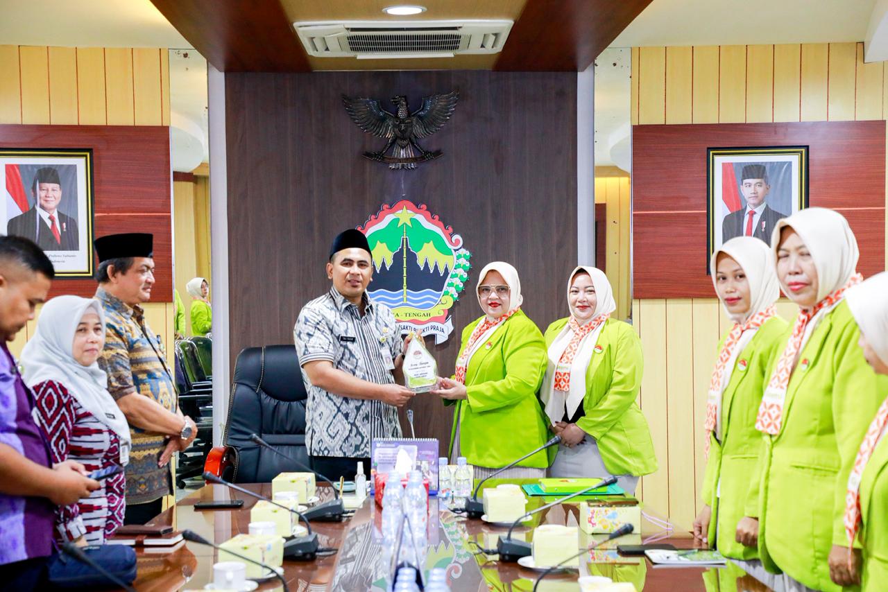 Wakil Gubernur Jateng, Taj Yasin Maemoen, saat audiensi dengan GEEMI membahas wisata halal, Selasa 6 Januari 2026 (foto: Pemprov Jateng)