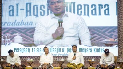 Wagub Jateng Gus Yasin saat menyampaikan gagasan pemanfaatan AI untuk kisah para wali dalam Dialog Interaktif di Masjid Al-Aqsha Menara Kudus, Rabu 7 Januari 2026 (foto: Pemprov Jateng)