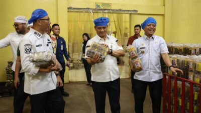 Bupati Pringsewu Riyanto Pamungkas bersama Gubernur Jateng Ahmad Luthfi saat kunjungan ke Lampung, Rabu 7 Januari 2026 (foto: Pemprov Jateng)