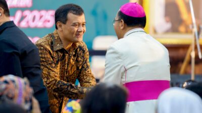 Gubernur Jateng Ahmad Luthfi saat meresmikan aplikasi ‘Si Dia Baik’ (foto: Pemprov Jateng)