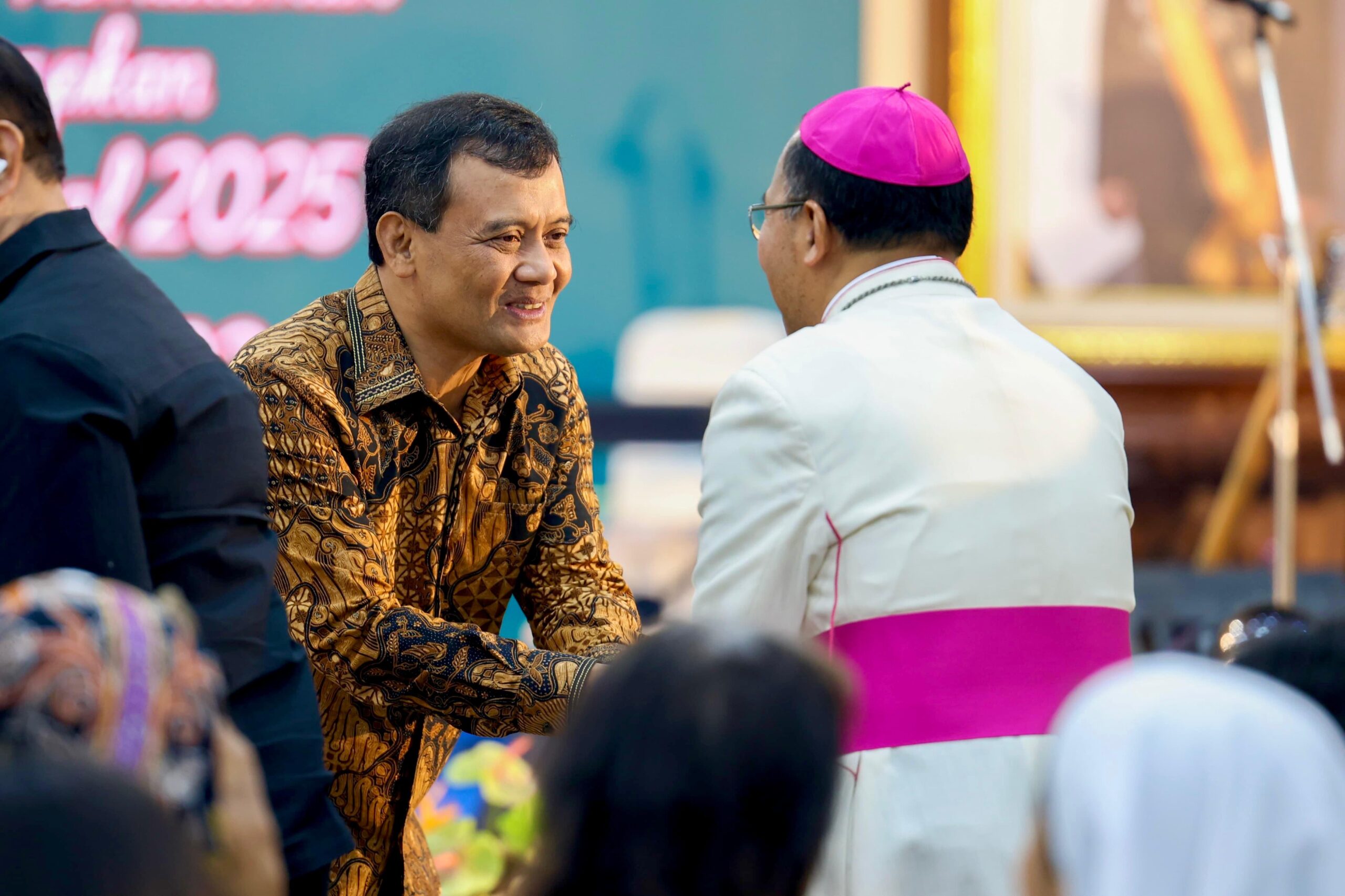 Gubernur Jateng Ahmad Luthfi saat meresmikan aplikasi ‘Si Dia Baik’ (foto: Pemprov Jateng)