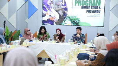 Nawal Arafah Yasin bersama Dekan Fakultas Psikologi Undip Prof Dian Ratna Sawitri saat audiensi di Kampus Undip Tembalang (foto: Pemprov Jateng)