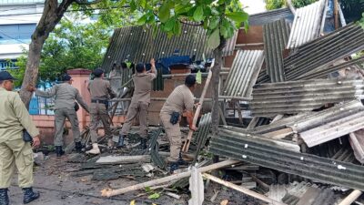 15 Lapak PKL di Pasar Kobong Ditertibkan, Drainase Dikembalikan ke Fungsi Asli
