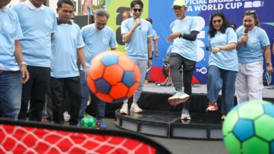 Sekda Jateng Sumarno saat menghadiri TVRI Kick-off Piala Dunia di Car Free Day Semarang, Minggu 1 Februari 2026 (foto: Pemprov Jateng)