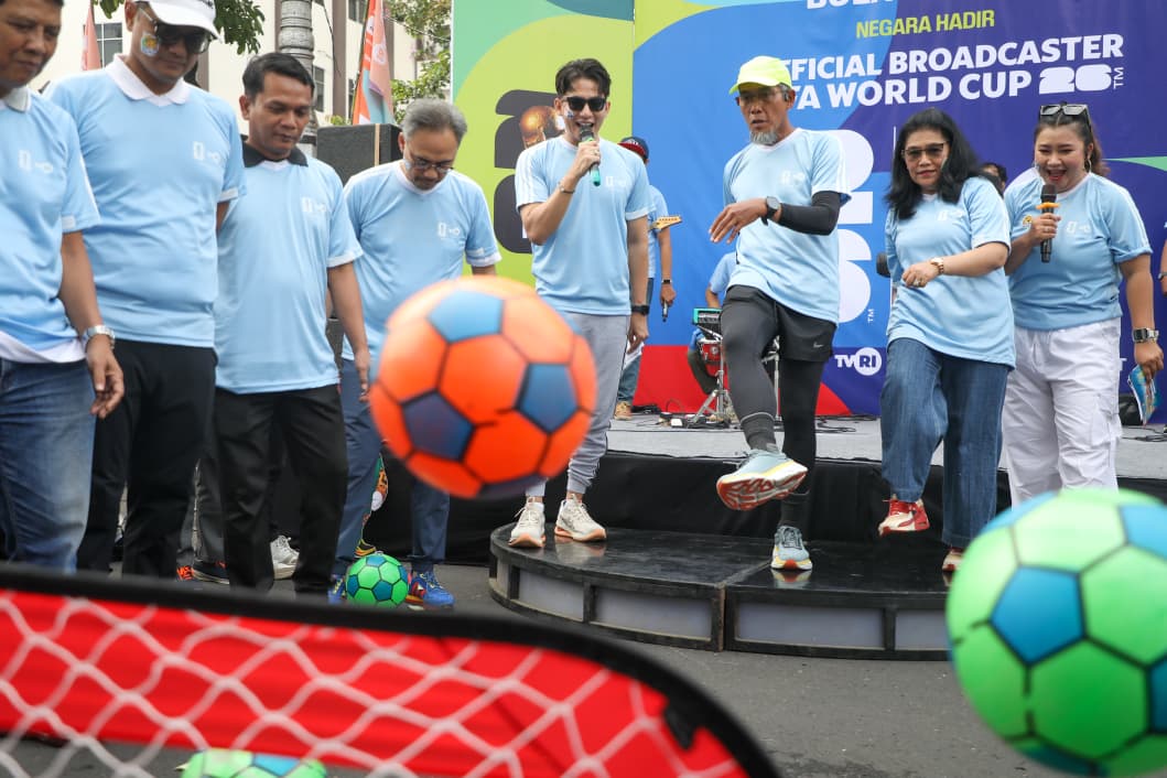 Sekda Jateng Sumarno saat menghadiri TVRI Kick-off Piala Dunia di Car Free Day Semarang, Minggu 1 Februari 2026 (foto: Pemprov Jateng)