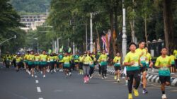 Peserta Sriboga Run kategori 5K berlari penuh semangat di Semarang, Minggu 1 Februari 2026 (foto: Pemprov Jateng)