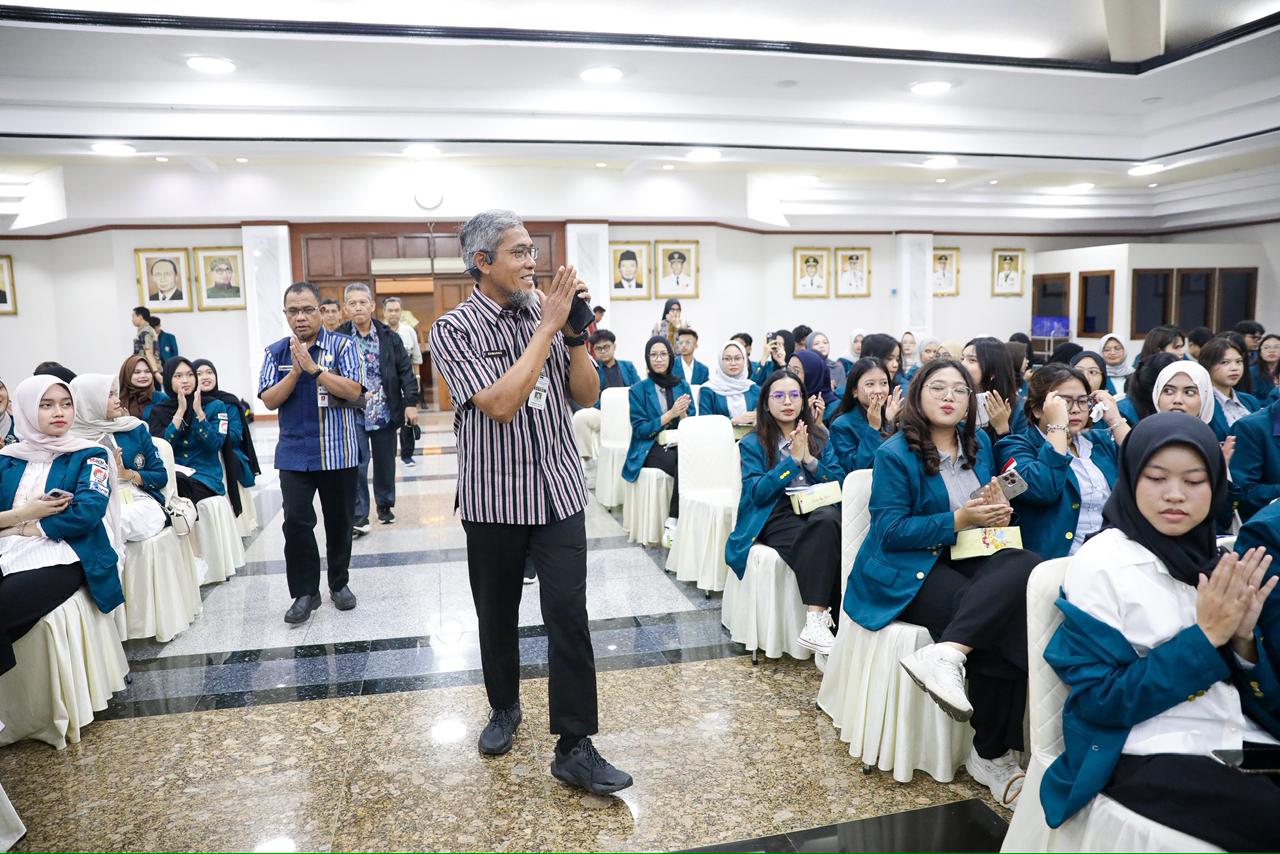 Ratusan mahasiswa Akuntansi Undip mengikuti KKL di Gedung Grhadika Bakti Praja (foto: Pemprov Jateng)