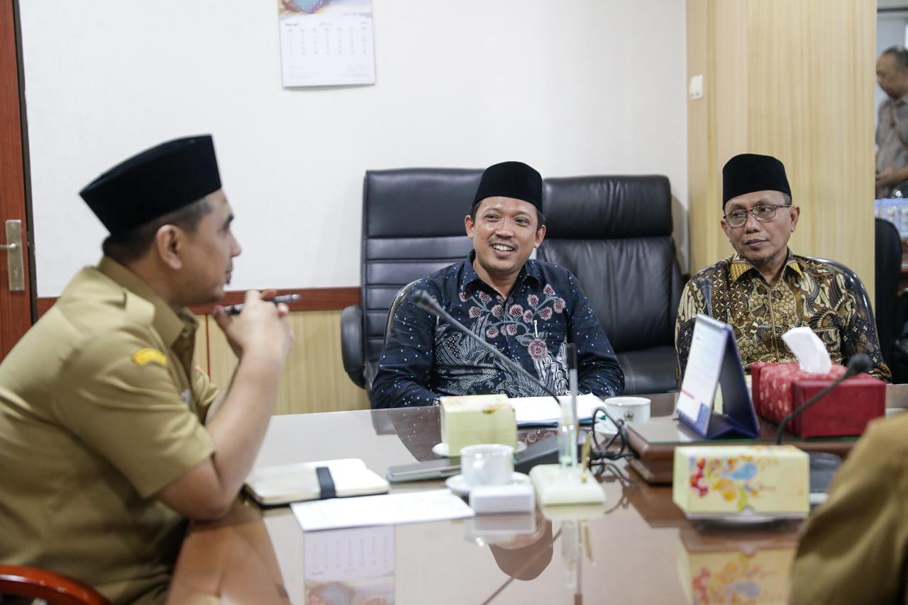 Wakil Gubernur Jateng Gus Yasin saat audiensi dengan Paguyuban Madrasah Aliyah Margoyoso di Semarang, Senin 9 Februari 2026 (foto: Pemprov Jateng)