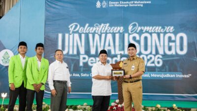 Wagub Jateng Gus Yasin memberikan keynote speech di Pelantikan DEMA UIN Walisongo Semarang, Senin 9 Februari 2026 (foto: Pemprov Jateng)