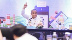 Gubernur Jawa Tengah Ahmad Luthfi memimpin High Level Meeting di Semarang, membahas akselerasi investasi dan kawasan industry, Rabu 11 Februari 2026 (foto: Pemprov Jateng)