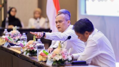 Gubernur Jawa Tengah Ahmad Luthfi saat memimpin High Level Meeting TPID di Semarang Rabu 11 Februari 2026 (foto: Pemprov Jateng)