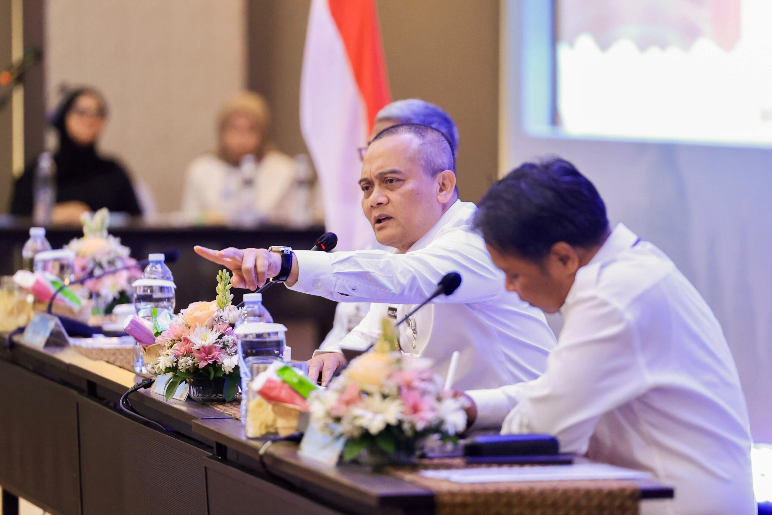 Gubernur Jawa Tengah Ahmad Luthfi saat memimpin High Level Meeting TPID di Semarang Rabu 11 Februari 2026 (foto: Pemprov Jateng)