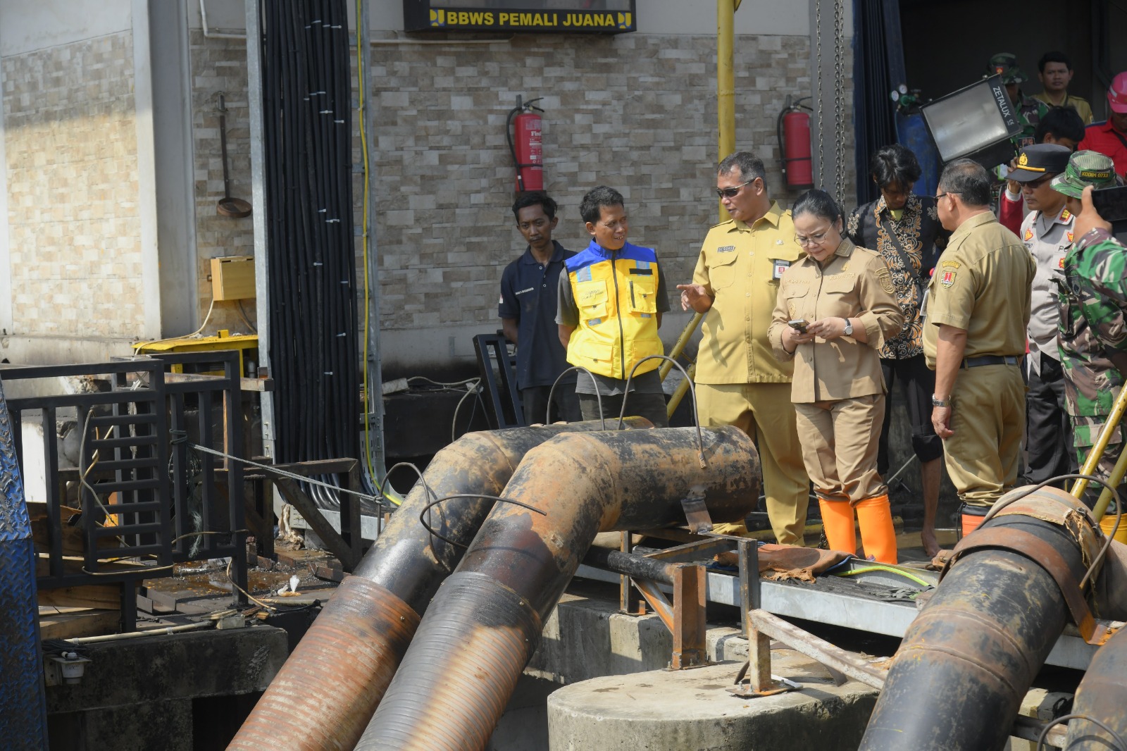 Rumah Pompa Tenggang dioperasikan penuh untuk menjaga kawasan Pantura Genuk tetap bebas banjir (foto: Pemkot Semarang)