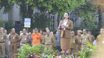 Wali Kota Semarang, Agustina Wilujeng saat memimpin apel (foto: Pemkot Semarang)