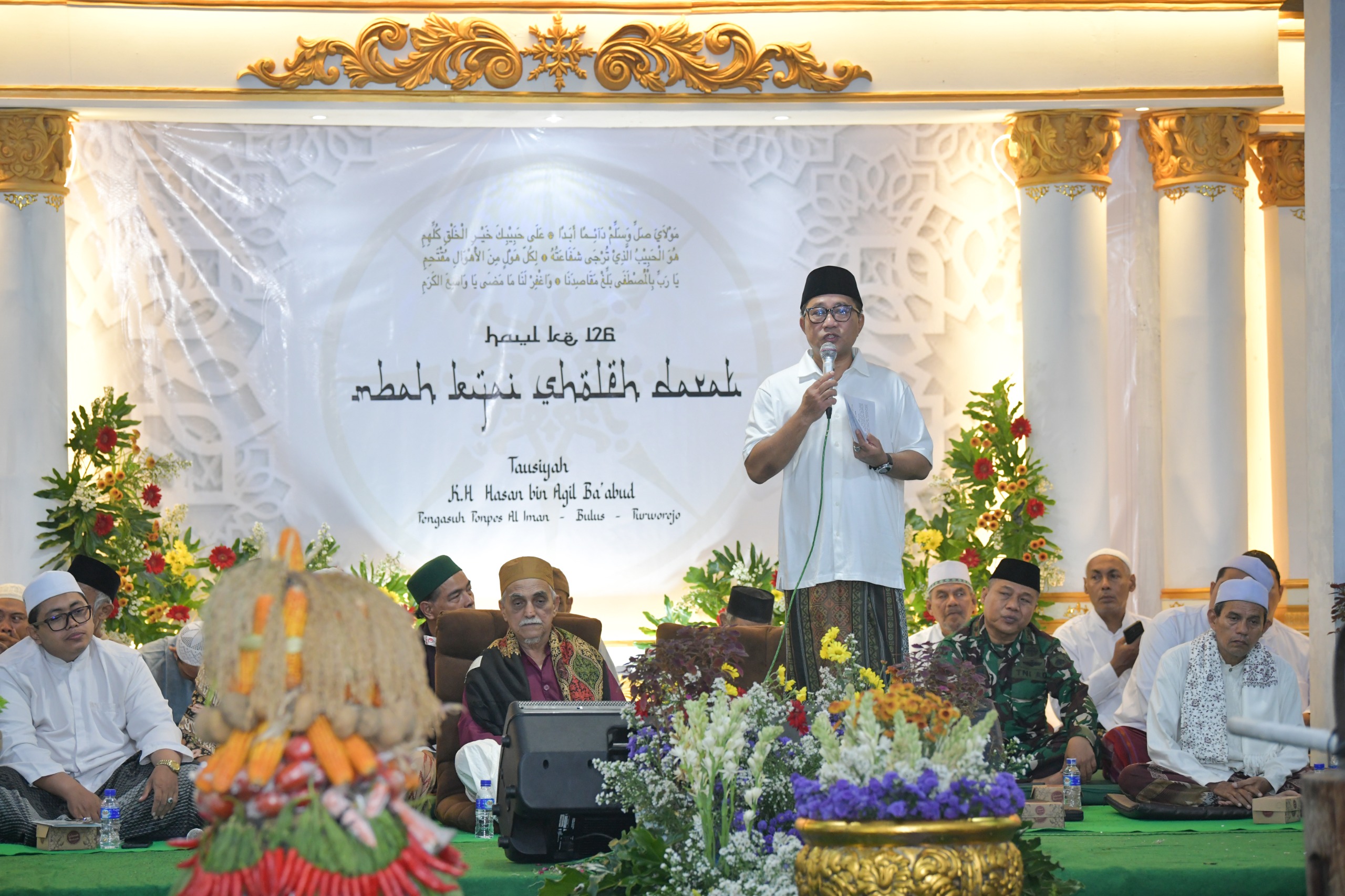 Wakil Wali Kota Semarang, Iswar Aminuddin saat menghadiri Haul ke-126 KH Sholeh Darat di Masjid KH Sholeh Darat, Semarang Utara, Sabtu 28 Maret 2026 (foto: Pemkot Semarang)